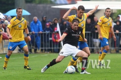 Eintrach in Hillerse: Braunschweigs Zweitligist siegt im Testspiel souverän mit einem 8:1 gegen den TSV Hillerse.