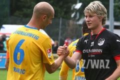 Eintrach in Hillerse: Braunschweigs Zweitligist siegt im Testspiel souverän mit einem 8:1 gegen den TSV Hillerse.